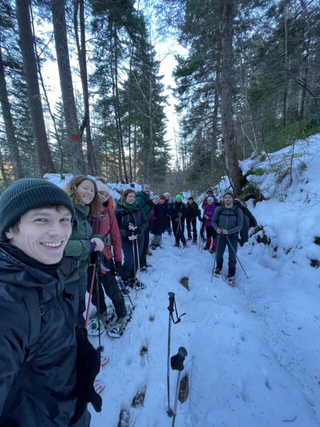 nouvel an sur les traces du loup en raquettes dans le vercors