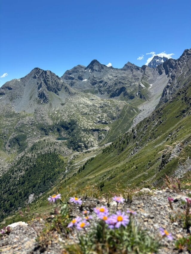 trek : le tour du mont viso en 4 jours, en randonnée et refuges