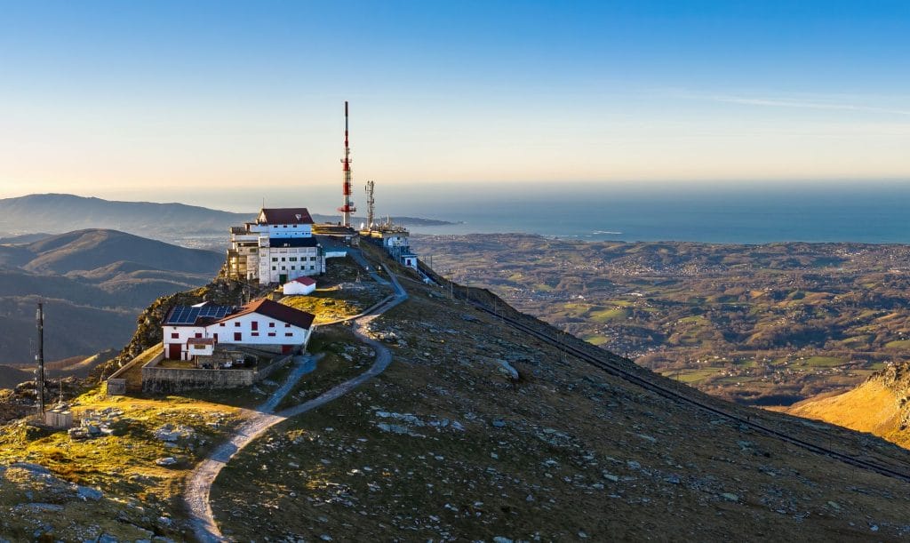 L'ascension de la Rhune, une randonnée classique au Pays Basque