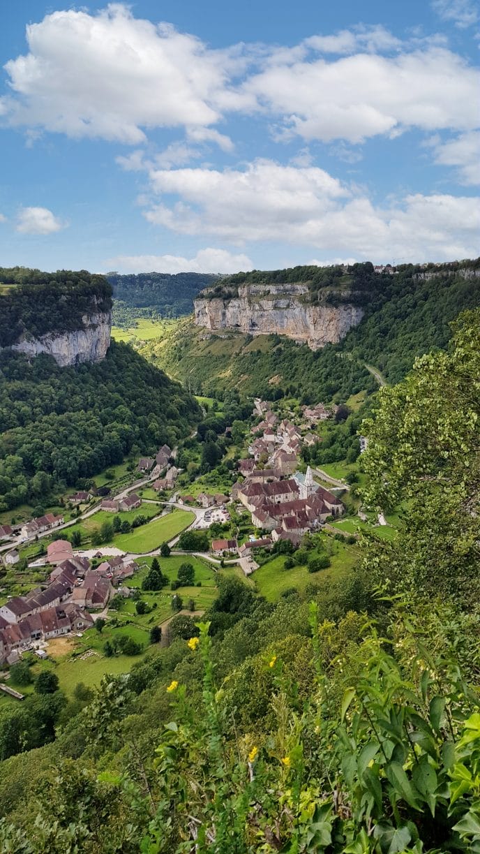 Belvédère de la Croix Suchot - Vue sur Baume-les-Messieurs