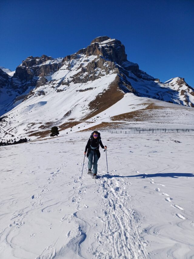 nouvel an initiation raquettes, pulka et cabane dans le vercors