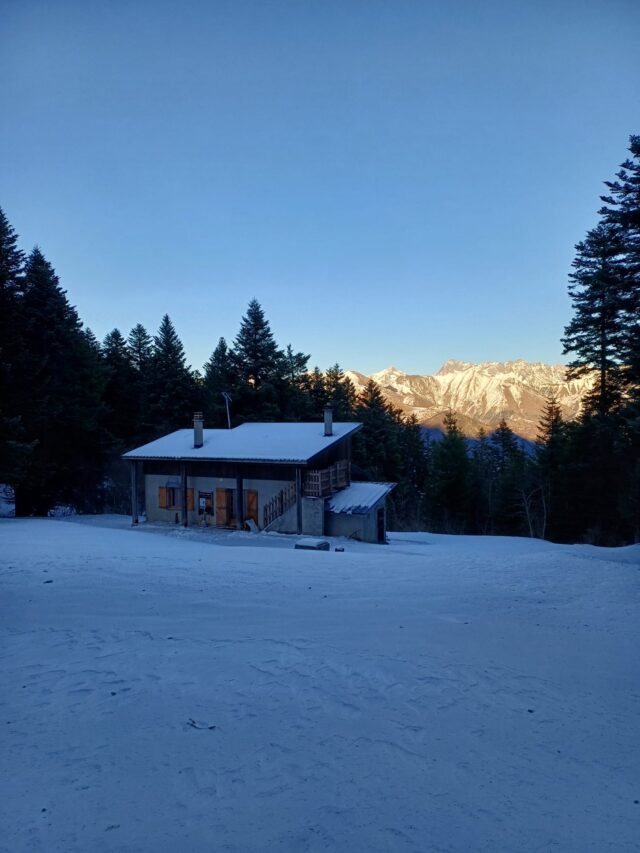 nouvel an initiation raquettes, pulka et cabane dans le vercors