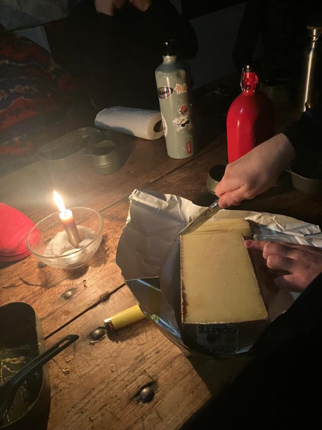 nouvel an initiation raquettes, pulka et cabane dans le vercors