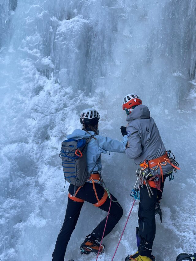 nouvel an : initiation à l'escalade sur glace dans les Écrins