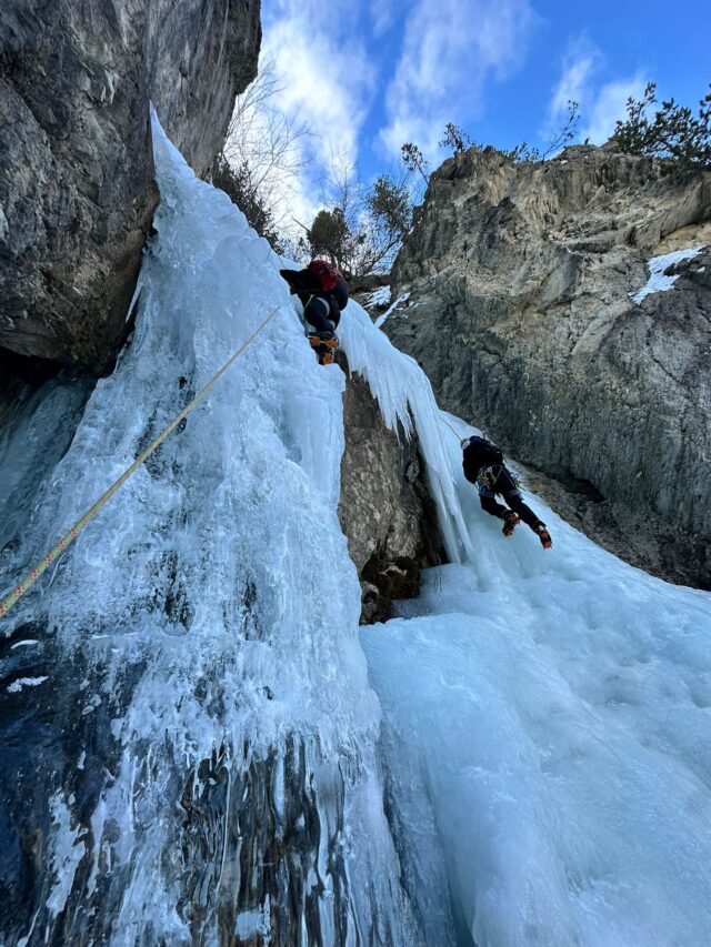 nouvel an : initiation à l'escalade sur glace dans les Écrins