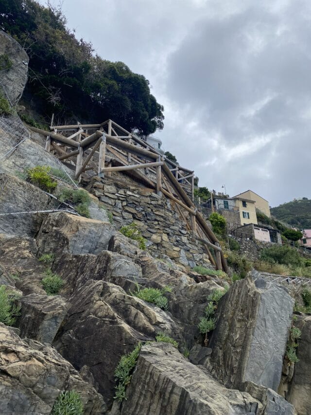 randonnée en italie dans les cinque terre, en auberge
