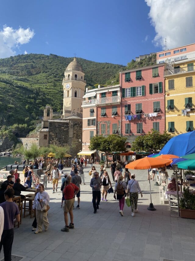 randonnée en italie dans les cinque terre, en auberge