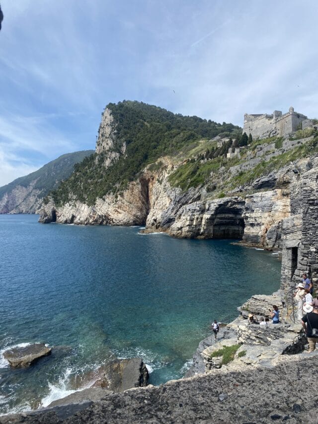 randonnée en italie dans les cinque terre, en auberge