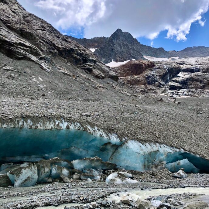 trek : le tour des glaciers des Écrins en refuge