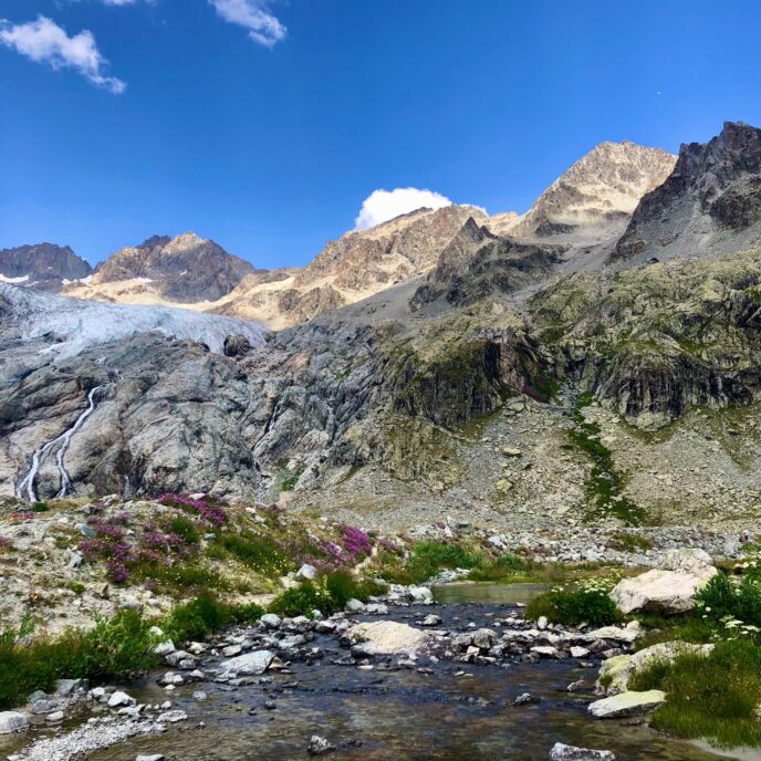 trek : le tour des glaciers des Écrins en refuge
