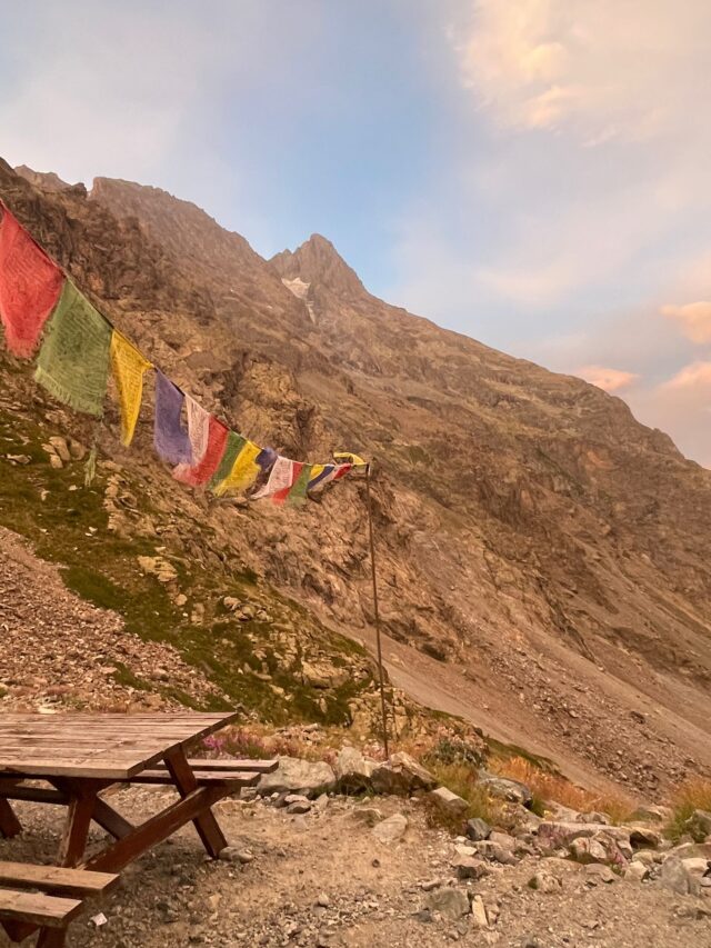trek : le tour des glaciers des Écrins en refuge