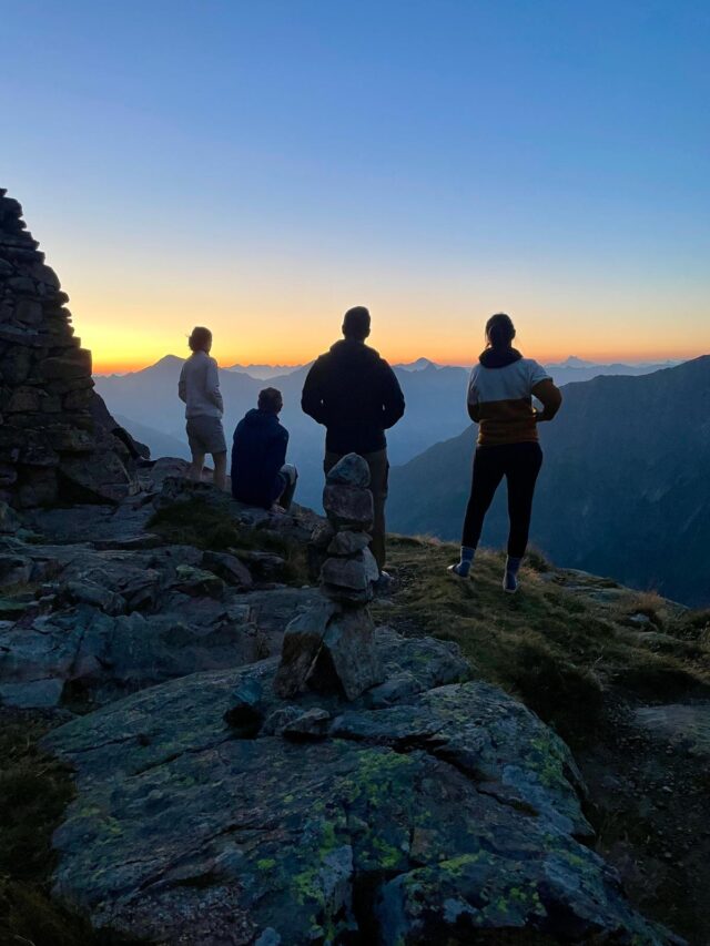 trek : le tour des glaciers des Écrins en refuge