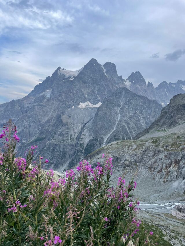 trek : le tour des glaciers des Écrins en refuge