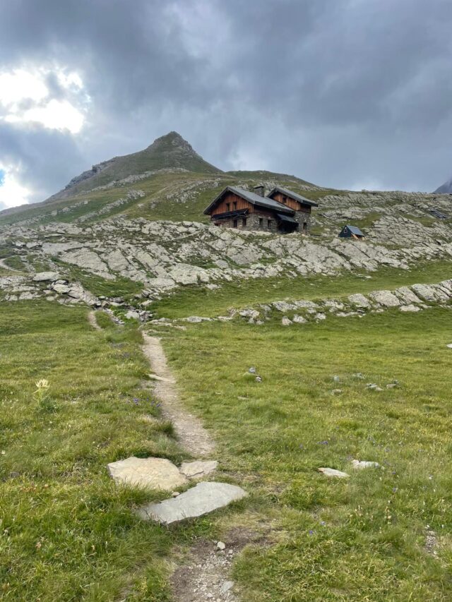 trek dans les Écrins : sur les plus beaux panoramas du massif